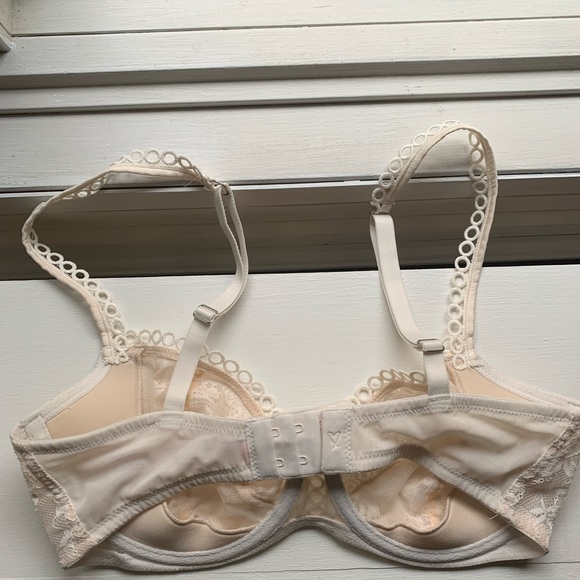 Cream lace bra with beautiful details - Picture 5 of 5